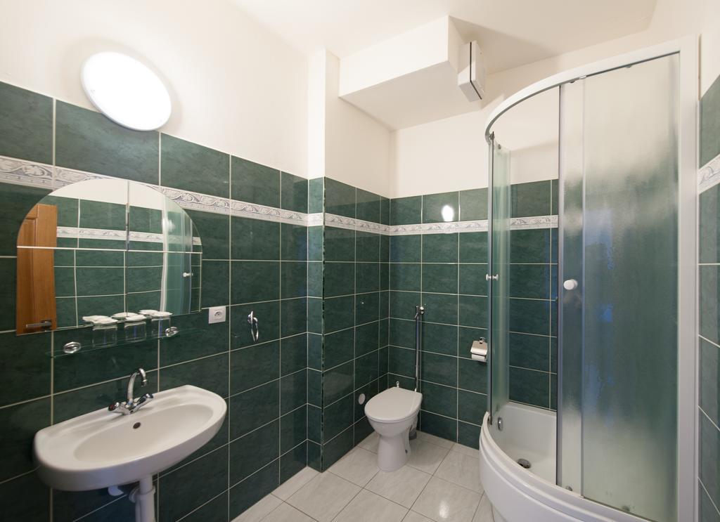 Hotel V Centru Ческе-Будеёвице Экстерьер фото
