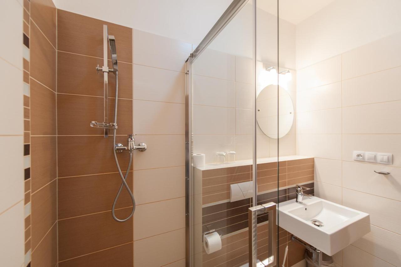 Hotel V Centru Ческе-Будеёвице Экстерьер фото